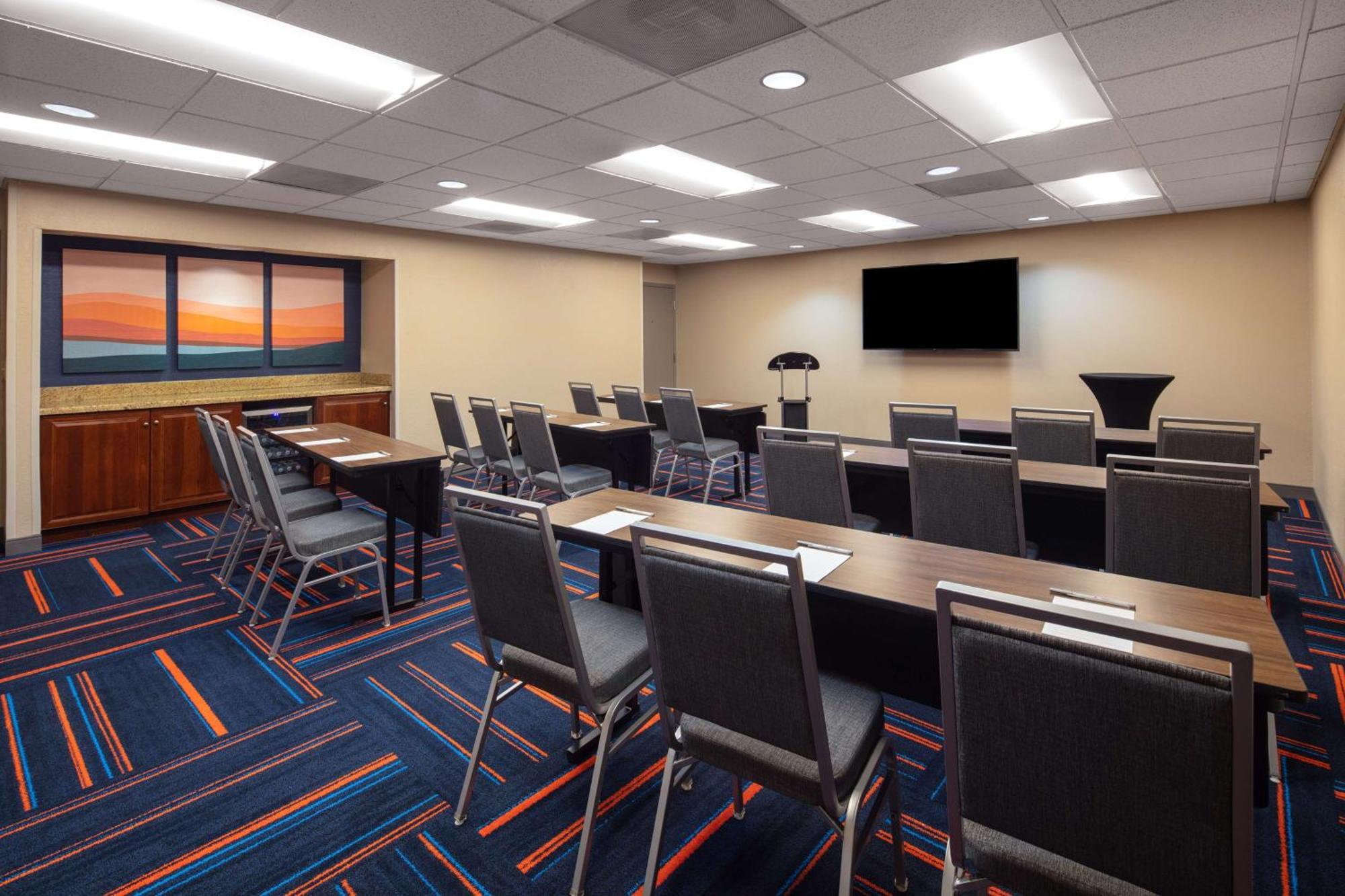 Hotel Hampton Inn&suites El Paso-airport 3*
