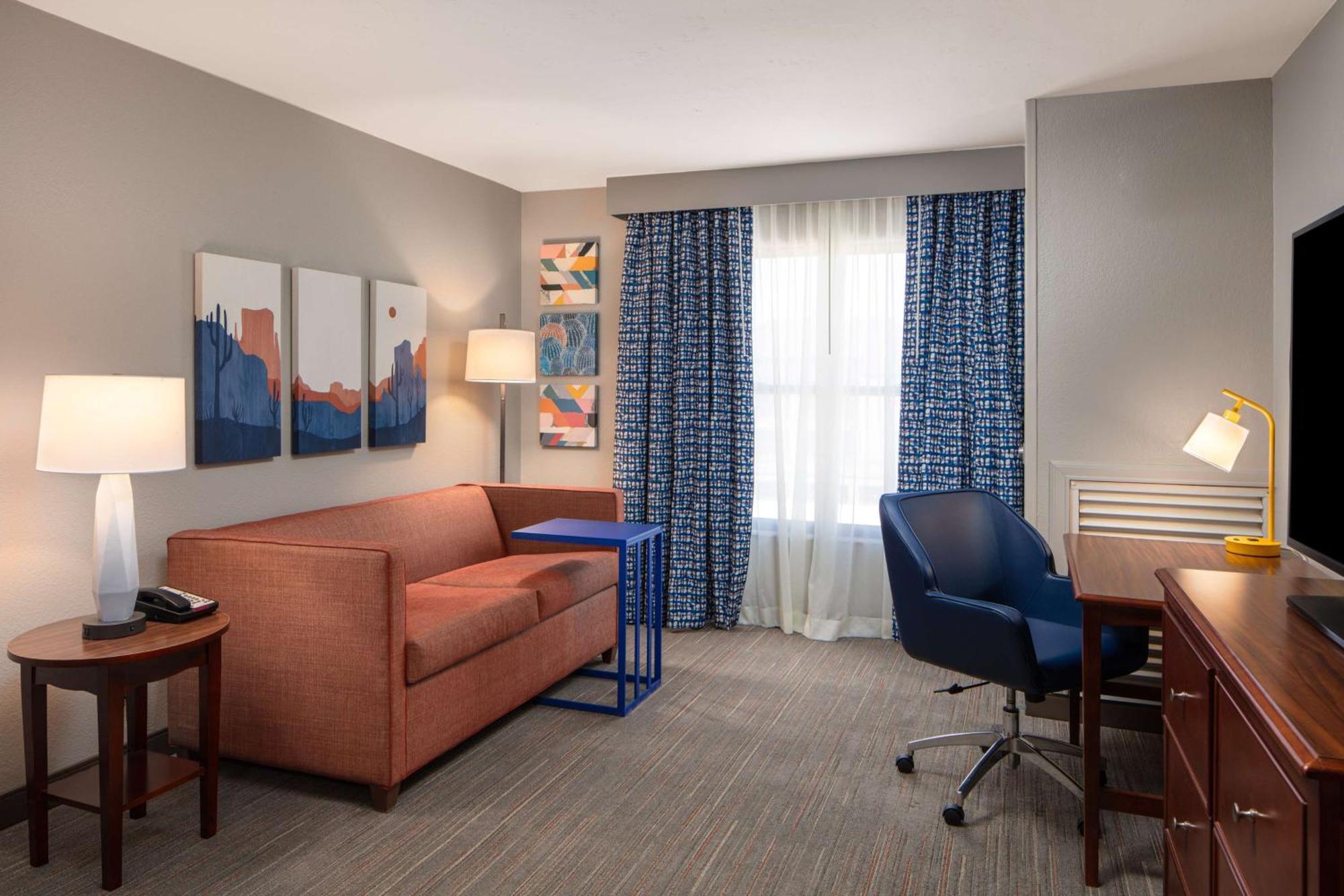 Hampton Inn&suites El Paso-airport 3*