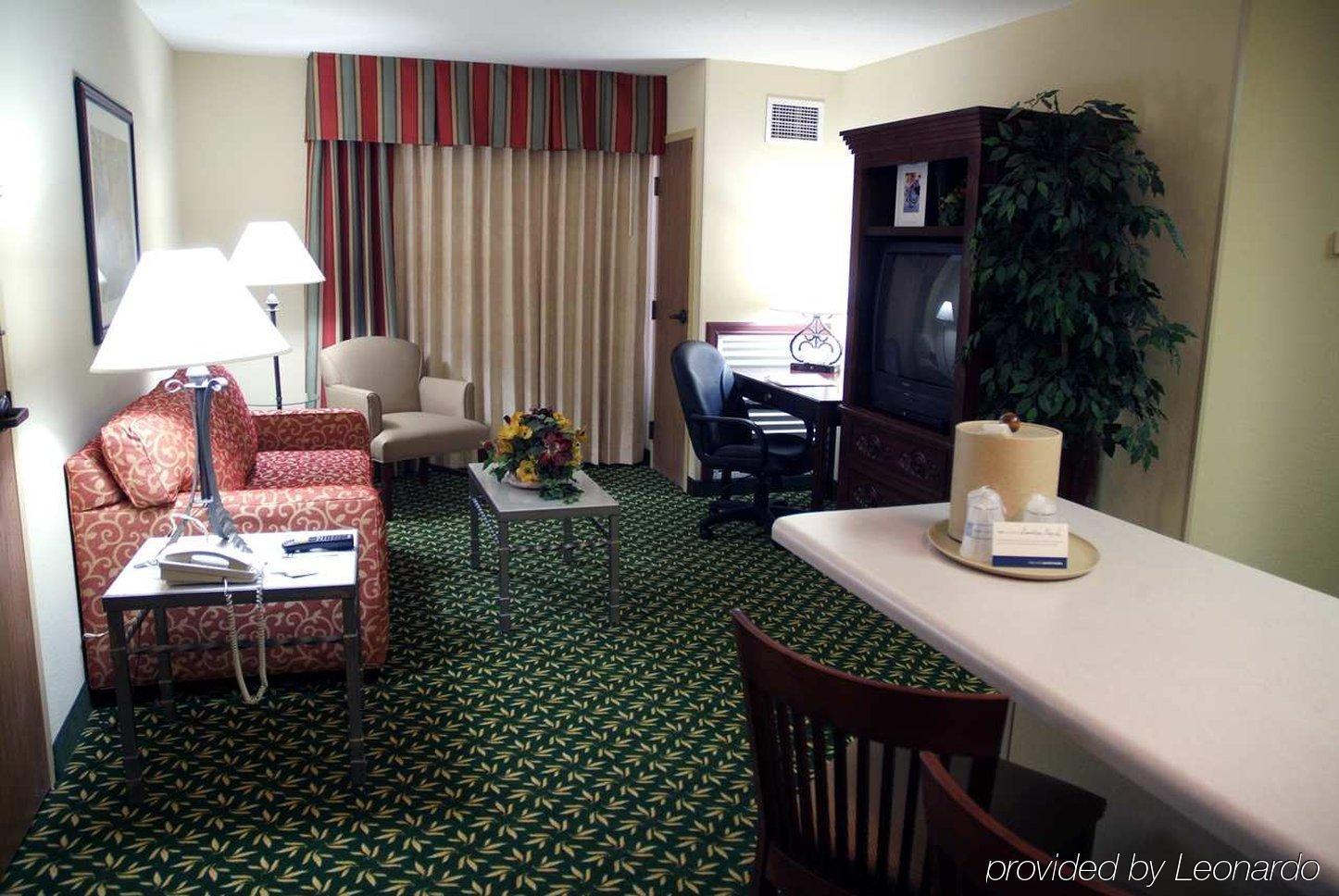 Hampton Inn&suites El Paso-airport 3* El Paso